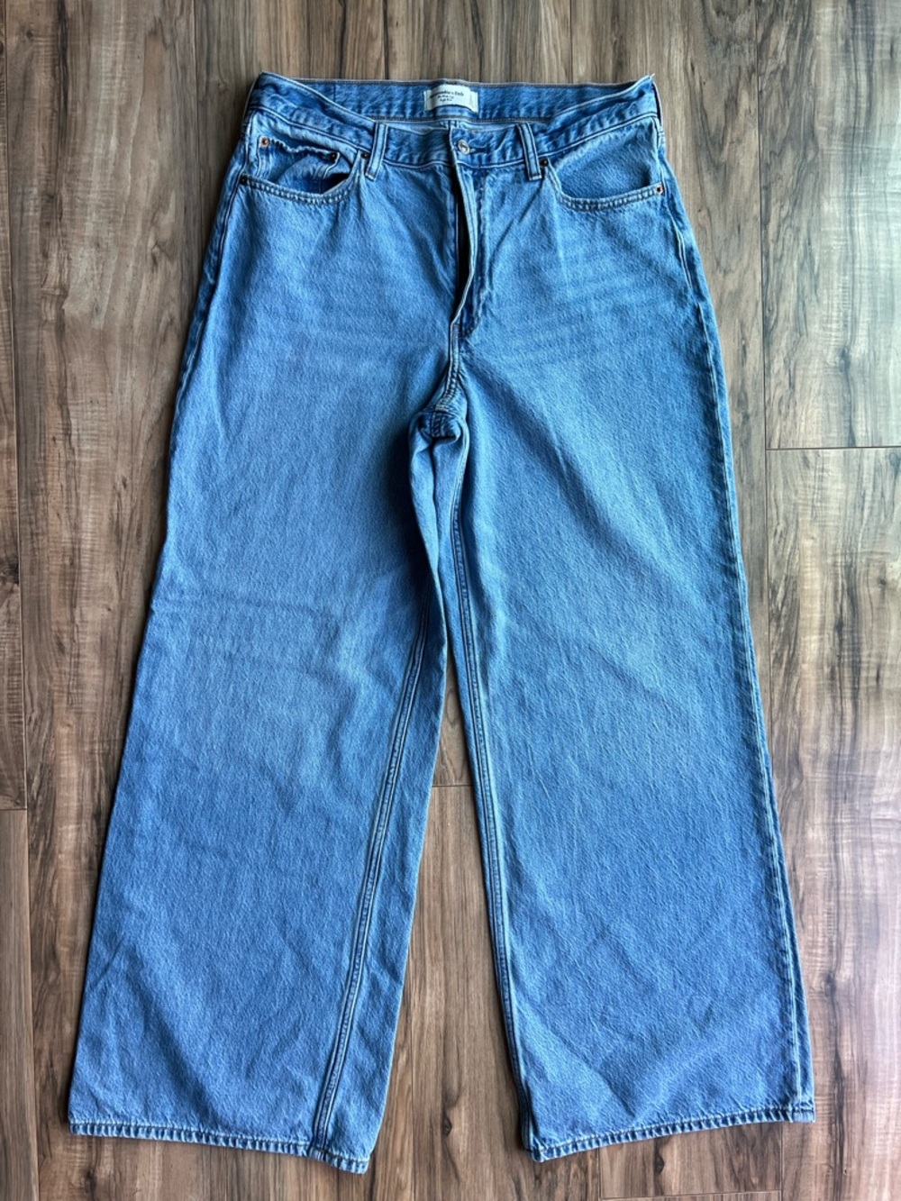 Abercrombie Wide-Leg Women’s Jeans in Light Blue
